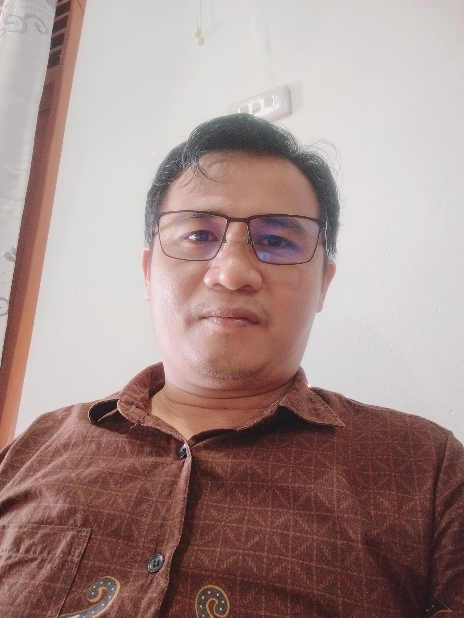 Tuhozaro Zendrato, SKM., MKM